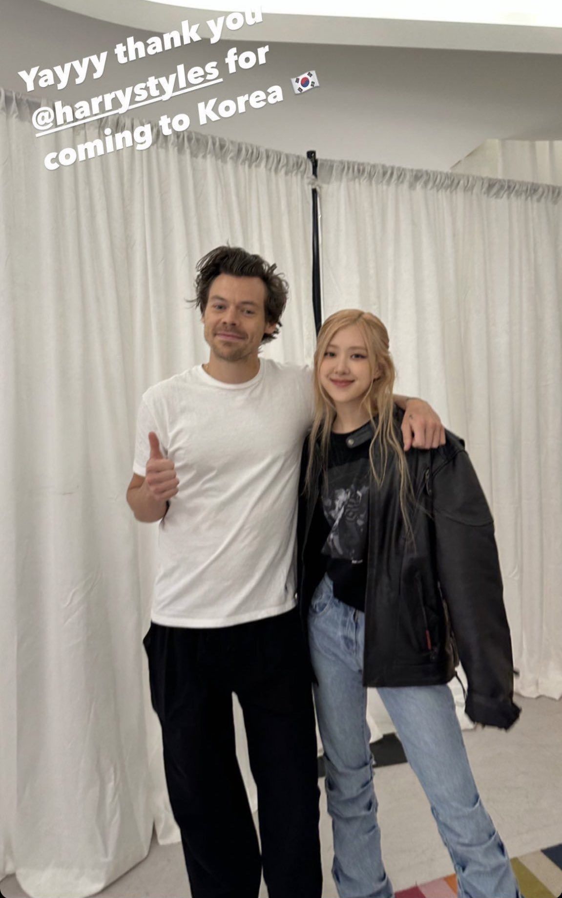Rose BLACKPINK dan Harry Styles
