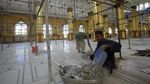 Sambut Ramadan, Masjid di Pakistan Dibersihkan