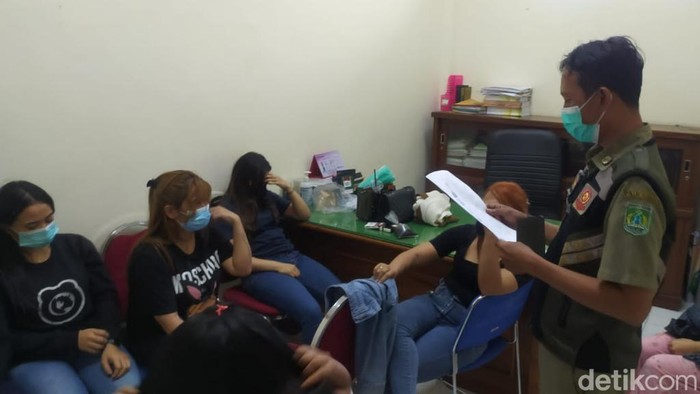 Satpol PP menciduk 8 PSK di Tretes