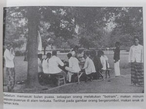 Mengenal MEOK, Tradisi Botram Saat Munggahan Warga Bandung Zaman Baheula