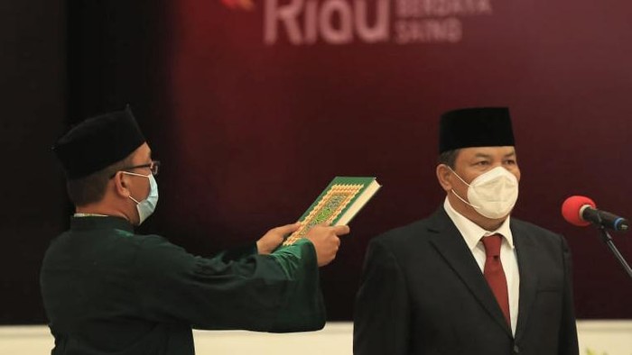 Sekda Riau SF Hariyanto