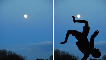 Itu bulan, tapi sekarang fungsinya berubah menjadi bola. Sang seniman menambahkan laki-laki yang akan melakukan tendangan salto. Foto: (Bored Panda).