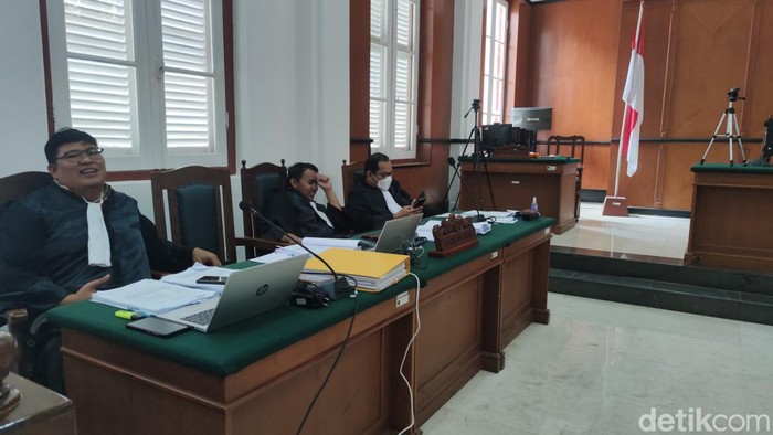 Sidang kasus dugaan suap Auditor BPK RI Gilang Gumilar Cs di PN Makassar.
