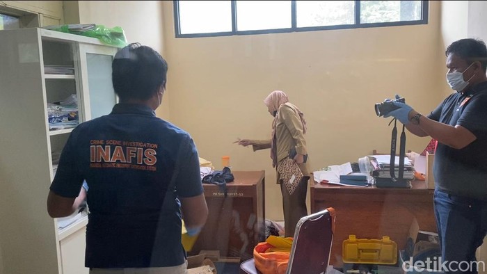 SMKN 8 kota Makassar, Sulawesi Selatan (Sulsel), dibobol maling.