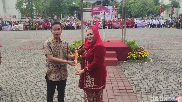 Suasana Kirab Dugderan menyambut bulan Ramadan 2023 di Kota Semarang, Selasa (21/3/2023).