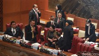 Pimpinan DPR RI Puan Maharani meminta persetujuan seluruh fraksi untuk mengesahkan Perppu Cipta Kerja menjadi undang-undang.
