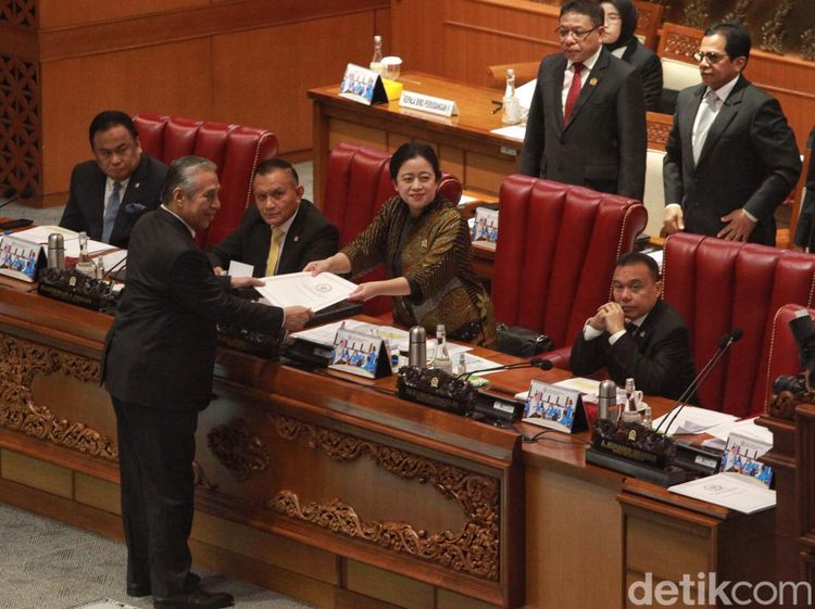 Tok! Perppu Ciptaker Sah Jadi UU