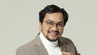 Tompi Remake Ada Anak Bertanya Pada Bapaknya, Dedikasikan untuk Mendiang Ibu