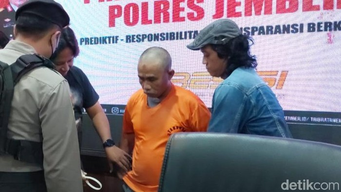 Toriman, pria di Jember yang membacok selingkuhan istri