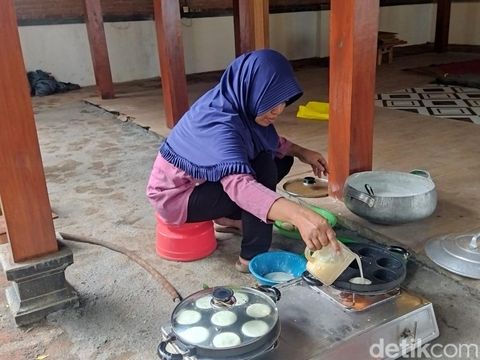 Tradisi punggahan poso di Makam Ki Ageng Gribig Malang