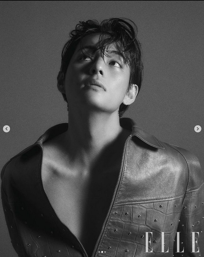 ELLE Korea memanggil V BTS sebagai CELINE boy. Terungkap bahwa V BTS akan segera diumumkan sebagai global ambassador CELINE tahun ini. Foto: dok. ELLE Korea
