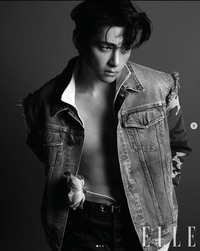 V BTS menghebohkan penggemar dengan pemotretan terbarunya bersama ELLE Korea. Personel BTS itu menghiasi sampul majalah edisi April 2023. Foto: dok. ELLE Korea