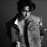 V BTS menghebohkan penggemar dengan pemotretan terbarunya bersama ELLE Korea. Personel BTS itu menghiasi sampul majalah edisi April 2023. Foto: dok. ELLE Korea