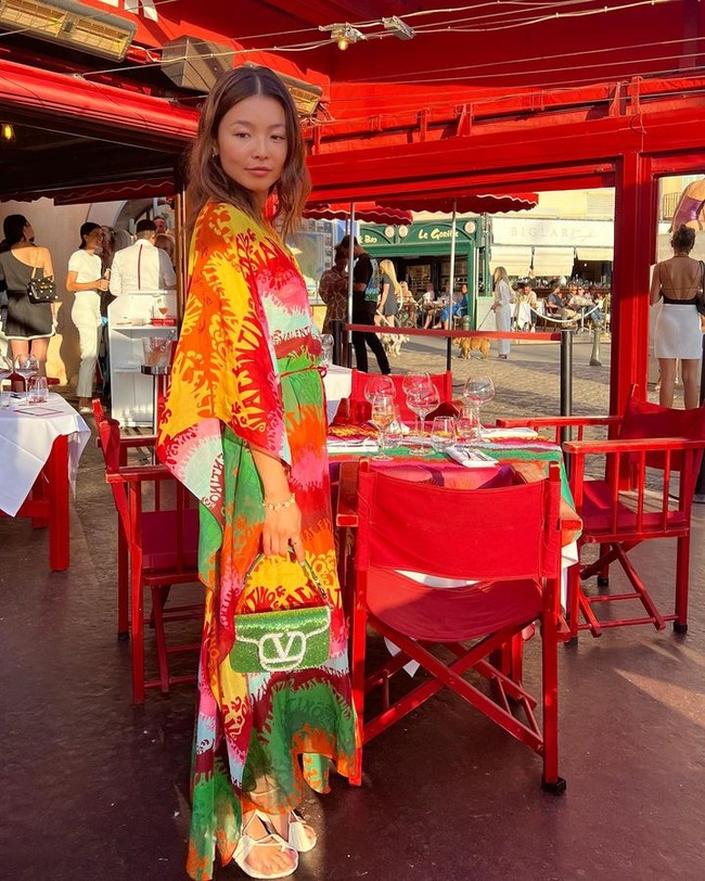 Yan Yan Chan pun sering mendokumentasikan gaya fashionnya yang unik sekaligus liburan mewahnya.Foto: Instagram Yan Yan Chan