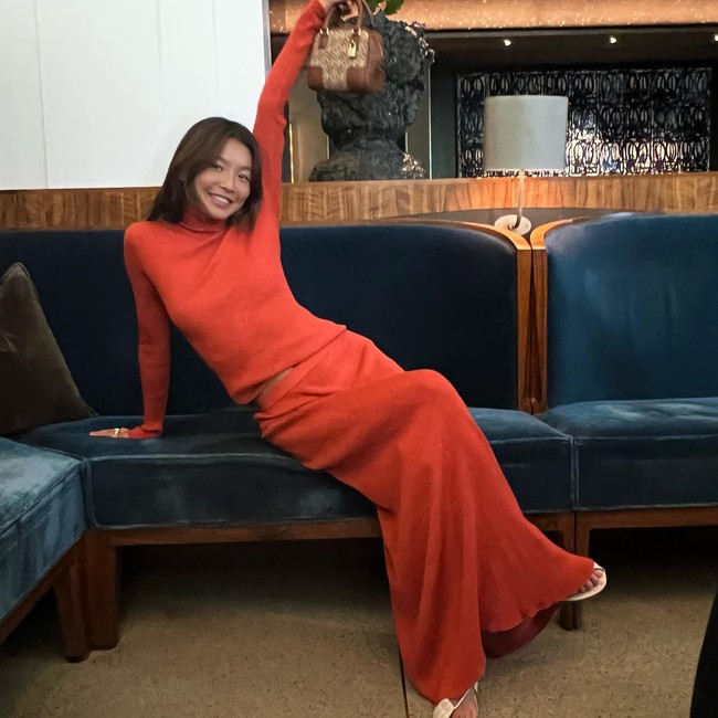 Selagi dikenal sebagai sosialita dan fashionista, Yan Yan mengaku bahwa dirinya datang dari keluarga petani yang berhasil pindah ke Australia.Foto: Instagram Yan Yan Chan