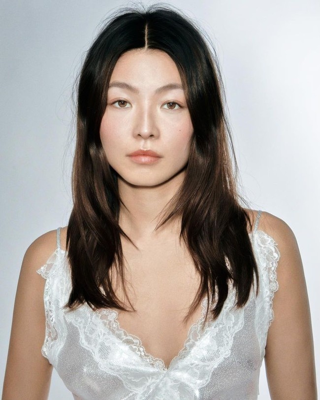 Kehidupan cinta Harry Styles selalu menarik perhatian publik. Setelah putus dengan aktris Olivia Wilde, Harry disebut sedang dekat dengan sosialita dan selebgram bernama Yan Yan Chan.Foto: Instagram