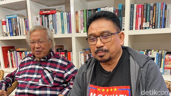 Zulfan Lindan (kanan) dan Panda Nababan (kiri).