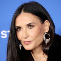 “Entering my hot kooky unhinged grandma era,” demikian Demi Moore menulis di Instagram saat mengetahui putrinya tengah mengandung cucu pertamanya. Foto: Getty Images