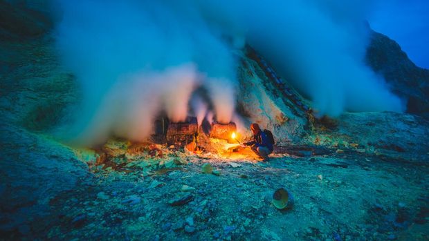 Blue Fire, Kawah Ijen (LightRocket via Getty Images/Pacific Press)