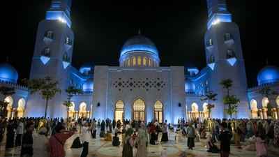 Foto-foto Salat Tarawih Pertama di Sejumlah Wilayah Indonesia