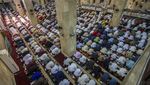 Foto-foto Salat Tarawih Pertama di Sejumlah Wilayah Indonesia