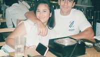 Ada juga momen Gadis Sadiqah dan Danar Guritno saat makan bareng di sebuah restoran. Saat itu, mereka berdua menikmati hotpot. Foto: Instagram @gadiscsadiqah