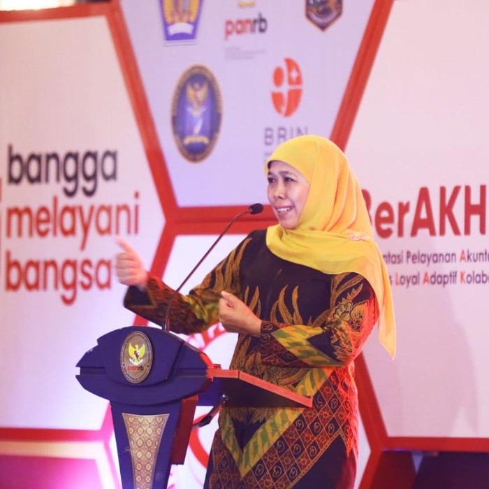 Gubernur Khofifah