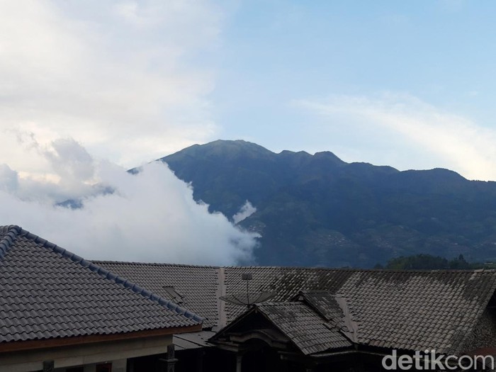 Gunung Merbabu dari Kabupaten Boyolali, Rabu (22/3/2023)