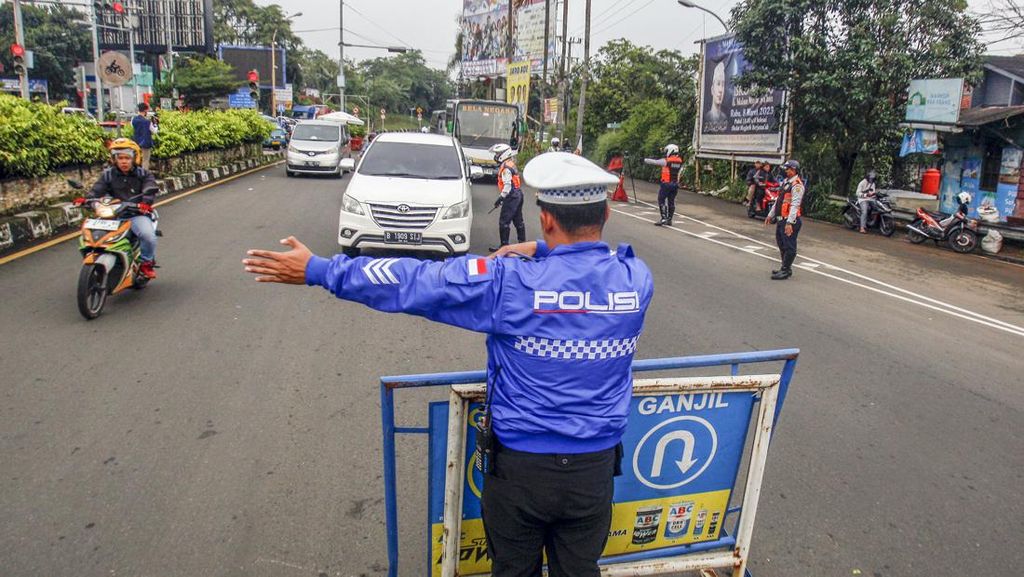 Gage di Puncak Bogor, Sejumlah Kendaraan Berpelat Ganjil Diputar Balik