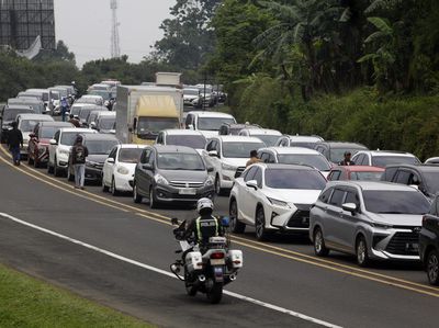 Padatnya Kendaraan di Jalur Puncak Bogor Saat Libur Nyepi