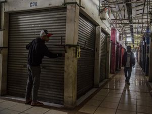 Jabar Hari Ini: Baju Impor Bekas Disita hingga Pabrik Tekstil Kebakaran