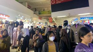 Melihat Suasana Pasar Tanah Abang Ramai Pengunjung Saat Libur Nyepi 2023