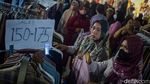 Pasar Tanah Abang Rame Banget, Busana Muslim Laris Manis