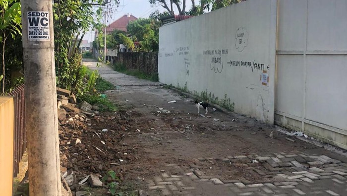 Penampakan tembok yang dibangun pensiunan TNI di Medan sudah dibongkar (Foto: Dok. H Silitonga)