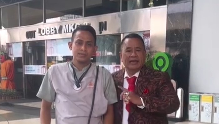 Cerita Hotman Paris Terharu Edi Cleaning Service Tolak Dikasih Hadiah