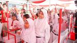 Peringati World Oral Health Day, Ratusan Siswa SD Belajar Cara Sikat Gigi