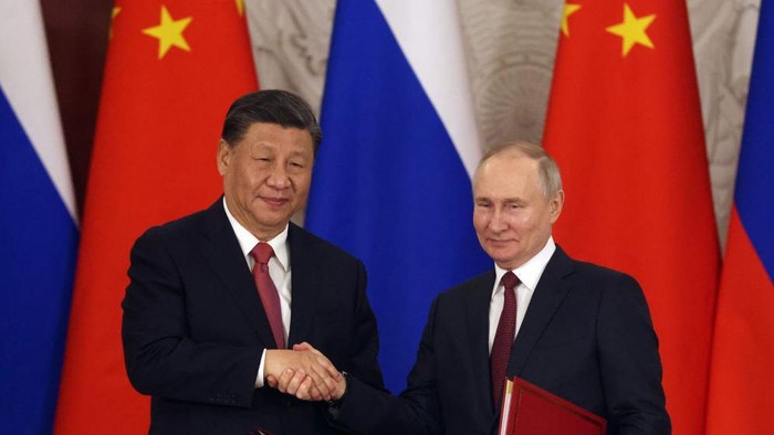 Pertemuan Xi Jinping-Putin di Kremlin: Proposal perdamaian China dapat akhiri perang, tapi Ukraina dan negara Barat belum siap damai, kata Putin