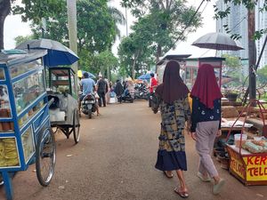 TPU Menteng Pulo Ramai Didatangi Peziarah Jelang Puasa