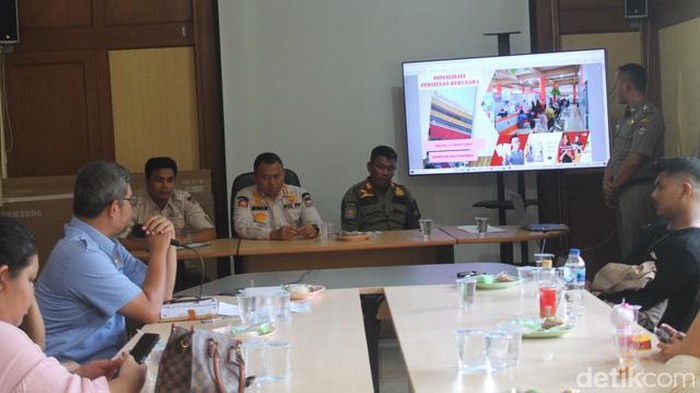 Rapat pembahasan larangan operasional tempat hiburan malam di Padang selama bulan Ramadan.