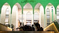 Ibadah Salat Tarawih dilakukan dengan khusyuk dan khidmat.