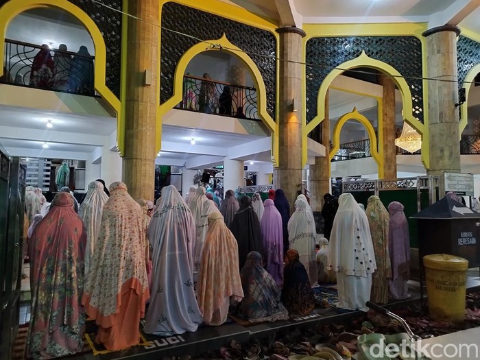 Salat tarawih Gresik