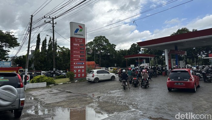 Situasi arus lali lintas di wilayah Camba, tepatnya di Jalan Poros Maros-Bone, Sulsel. Situasi arus lali lintas di wilayah Camba, tepatnya di Jalan Poros Maros-Bone, Sulsel.