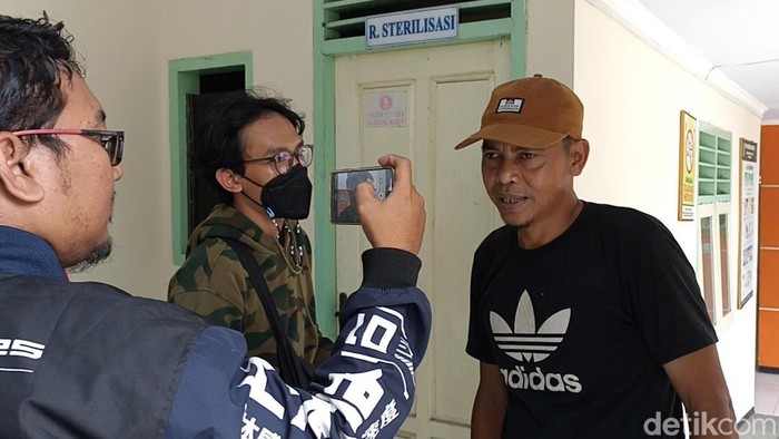 Suami Kades di Blitar, Tersangka saat berada di Puskemas Ngantru