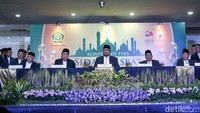 Sidang isbat ini dibagi dalam tiga tahap. Tahap pertama berisi pemaparan posisi hilal awal Ramadan 1444 H berdasarkan hasil hisab atau perhitungan astronomi. Pemaparan itu dilakukan Tim Unifikasi Kalender Hijriah Kemenag.