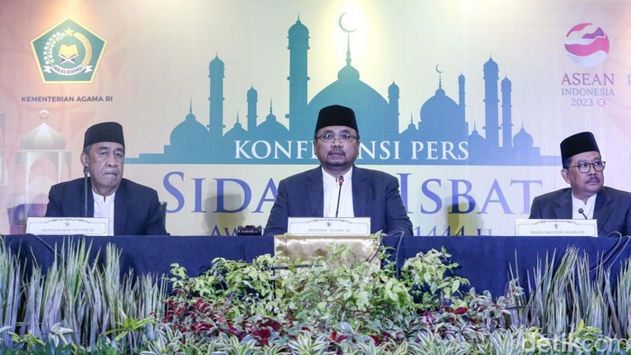 Pemerintah menetapkan 1 Ramadan 1444 Hijriah jatuh pada Kamis, 23 Maret 2023. Ketetapan itu disampaikan setelah Kementerian Agama menggelar sidang isbat.