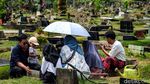 TPU Karet Bivak Ramai Peziarah Jelang Puasa Ramadan