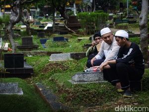 Doa Ziarah Kubur saat Lebaran, Yuk Mari Amalkan!