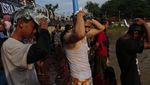 Tradisi Keramas Bareng di Sungai Cisadane untuk Sambut Ramadan