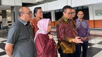 Penipuan yang dilakukan oleh oknum dengan kedok PBK menimbulkan kerugian yang tidak sedikit di masyarakat. Ada yang berupa penawaran produk investasi dengan jaminan profit yang dilakukan melalui berbagai media sosial, ada yang berupa transaksi PBK oleh institusi illegal, dan berbagai modus operandi lainnya di antaranya robot trading.