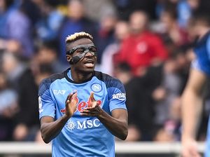 Osimhen Belum Bicara dengan PSG, Sinyal Bertahan?